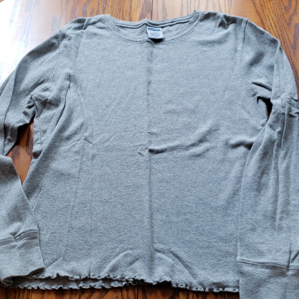 Gray Old Navy Long Sleeve tee